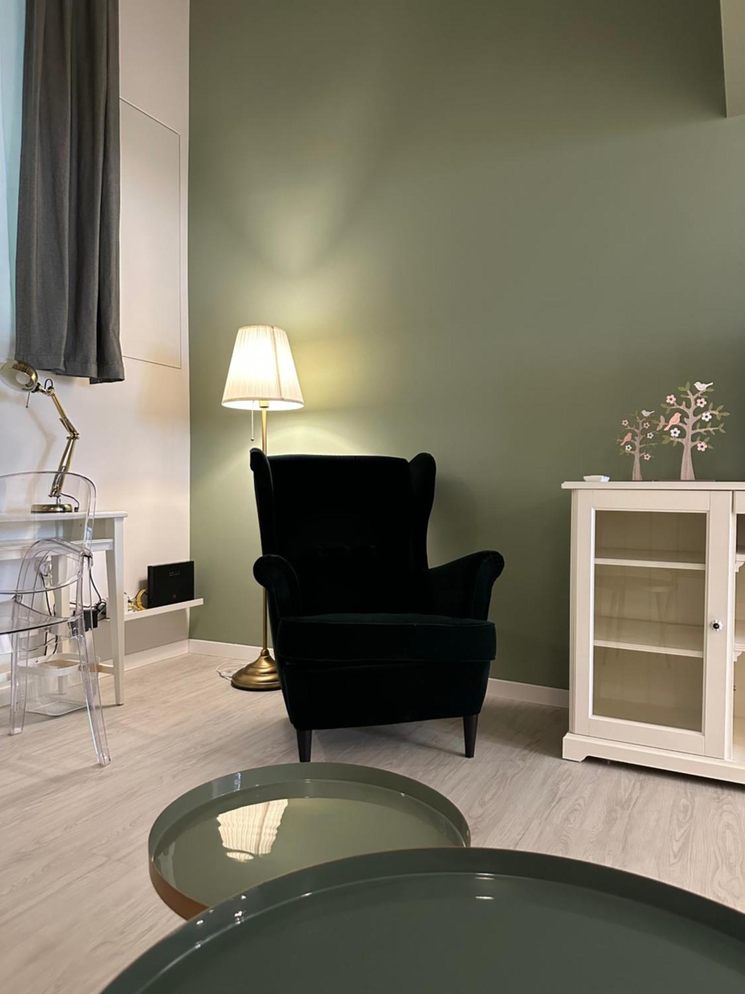 Flowers, A Cozy Suite In Milano Exterior foto